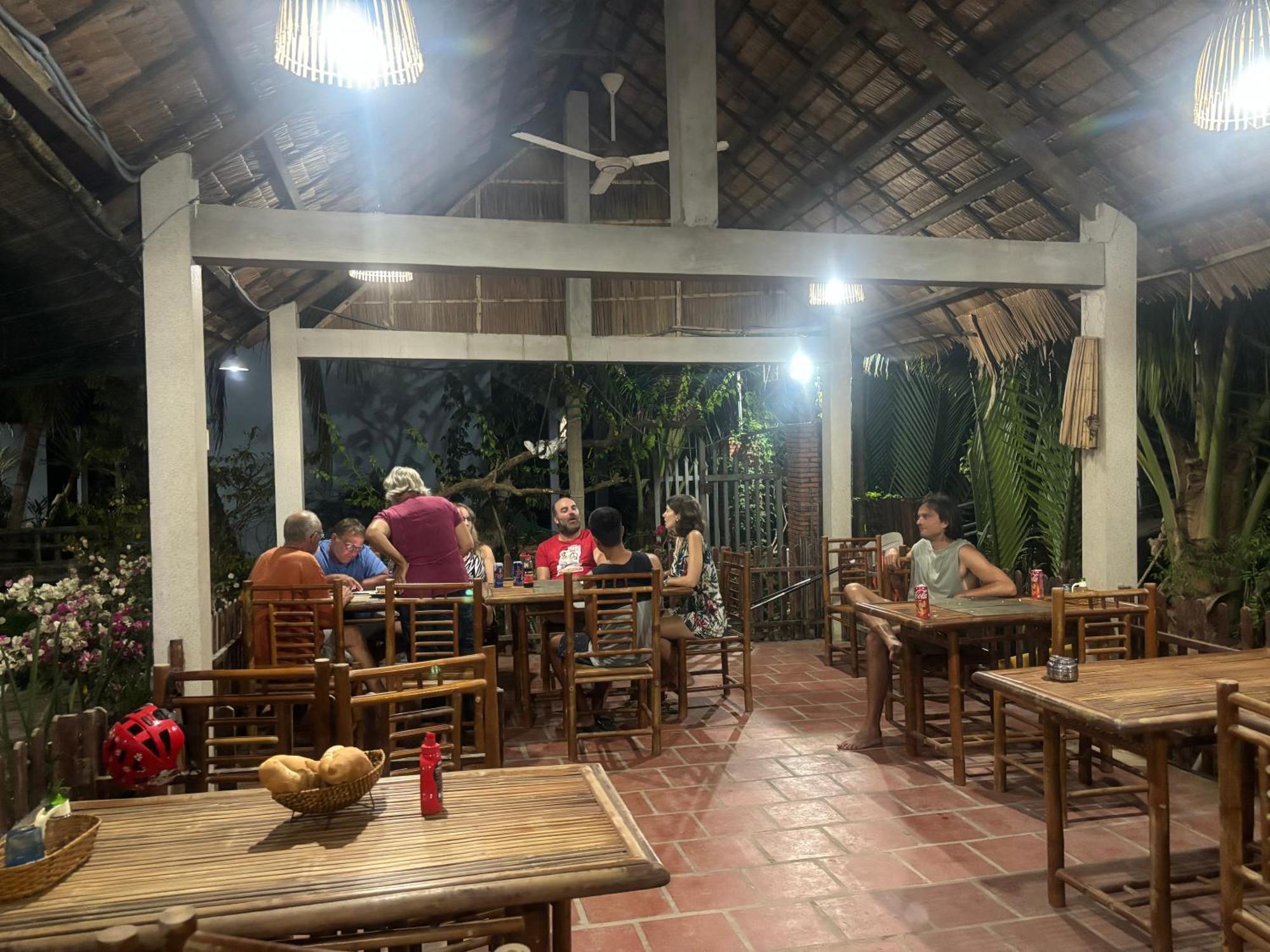Homestay Bentre Coco Lodge Ben Tre Экстерьер фото