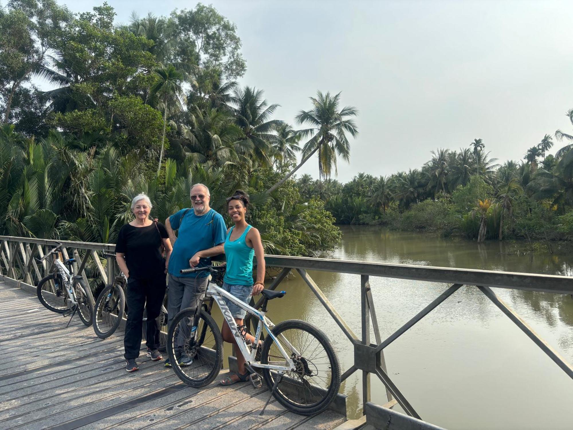 Homestay Bentre Coco Lodge Ben Tre Экстерьер фото